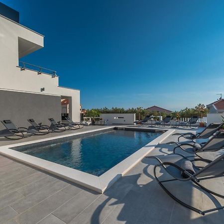 Villa Magnifica Apartments With Pool Novalja Exterior photo