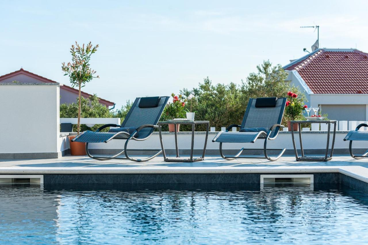 Villa Magnifica Apartments With Pool Novalja Exterior photo
