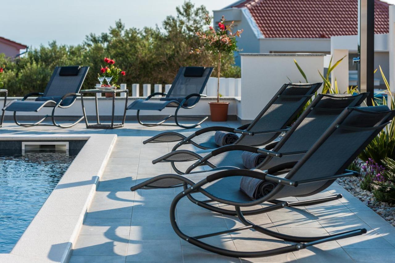 Villa Magnifica Apartments With Pool Novalja Exterior photo